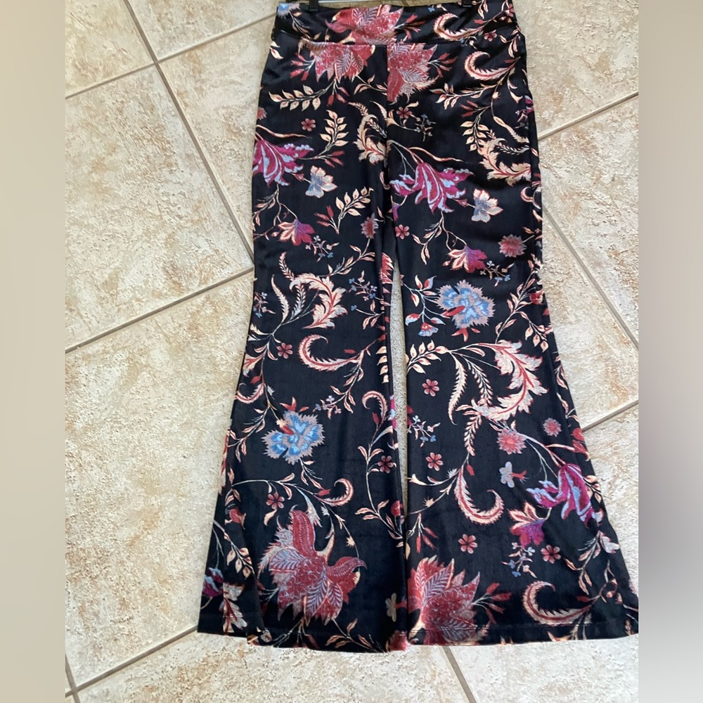 Wild Pearl Black Velvet Floral Paisley Print Flare Stretch Pants NWOT XL